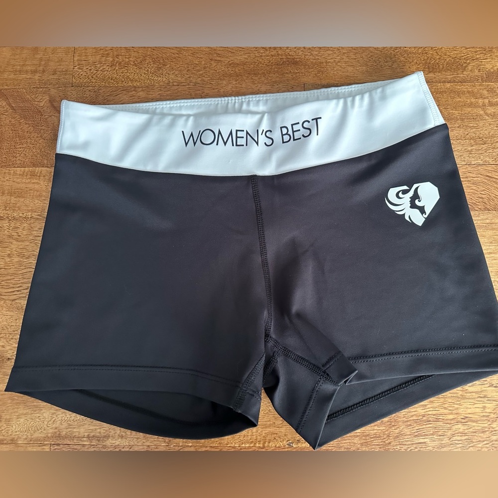 Women athletic short , unused !